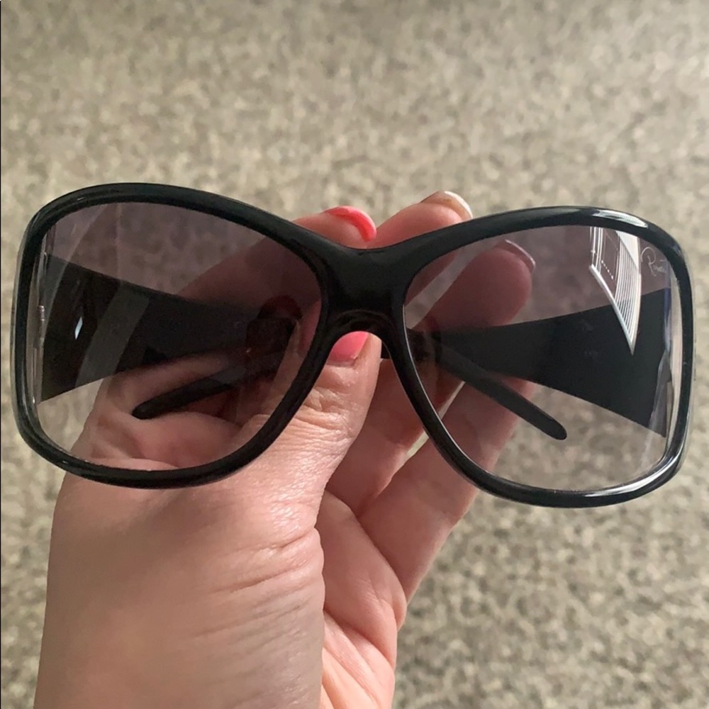 Sunglasses - Picture 4 of 8